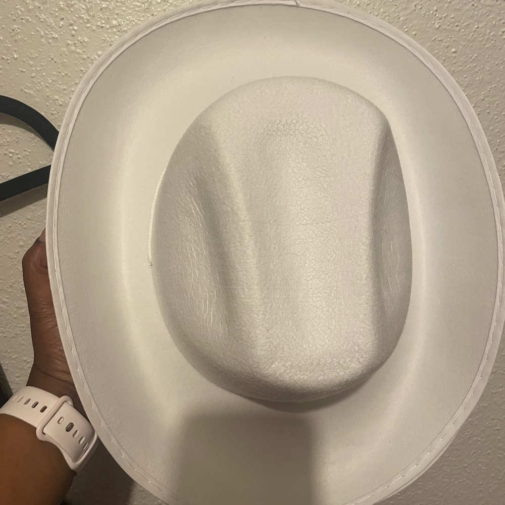 Classic White Western Hat with Wide Brim
